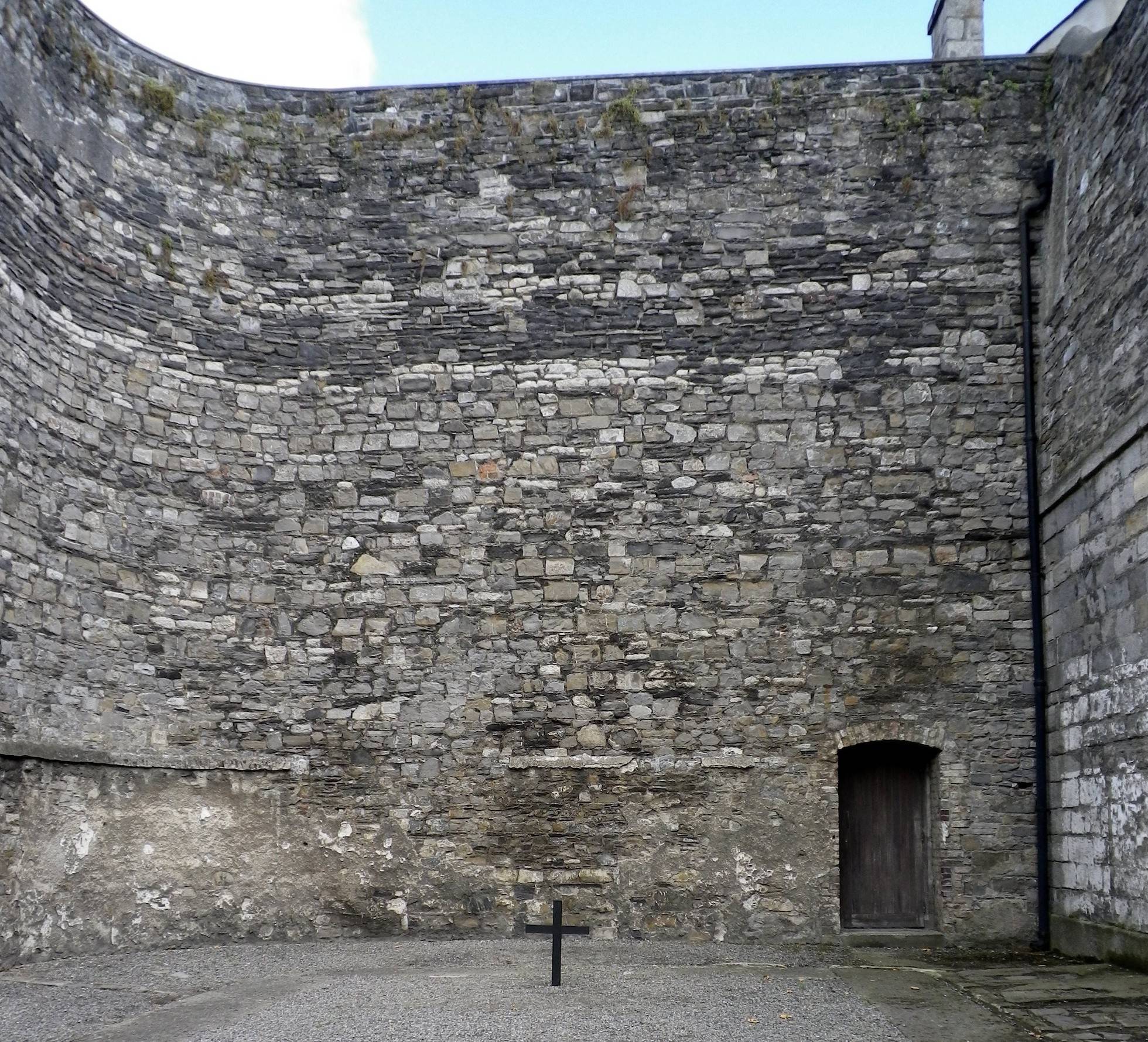 This was the place of execution of fourteen of the leaders of the Easter Rising, before their removal to Arbour Hill Cemetery. Public domain.