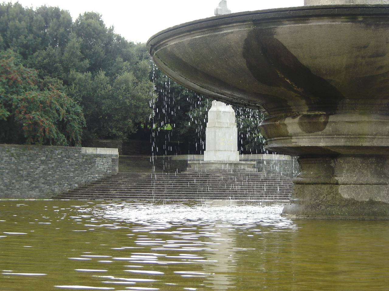 Fountain before the monument at the Irish National War Memorial Gardens. OPW. 